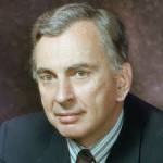 Gore Vidal (biography.com)